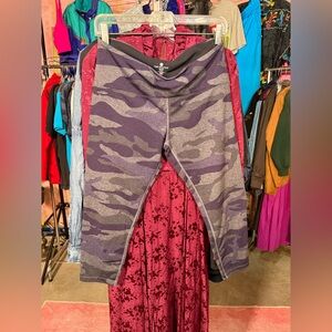 Tuff Athletics High Waisted Crop Leggings with Pockets Size Medium Waist 15-16"